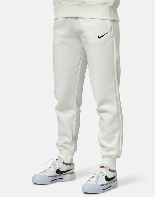Nike women's sweatpants with 2025 pockets