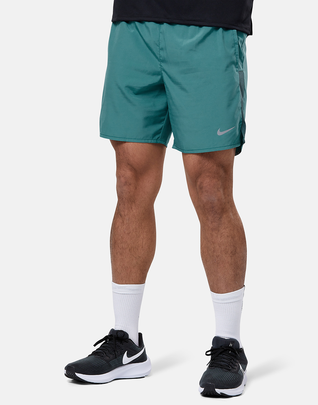 Nike Mens Challenger 7 Inch Shorts - Green | Life Style Sports UK