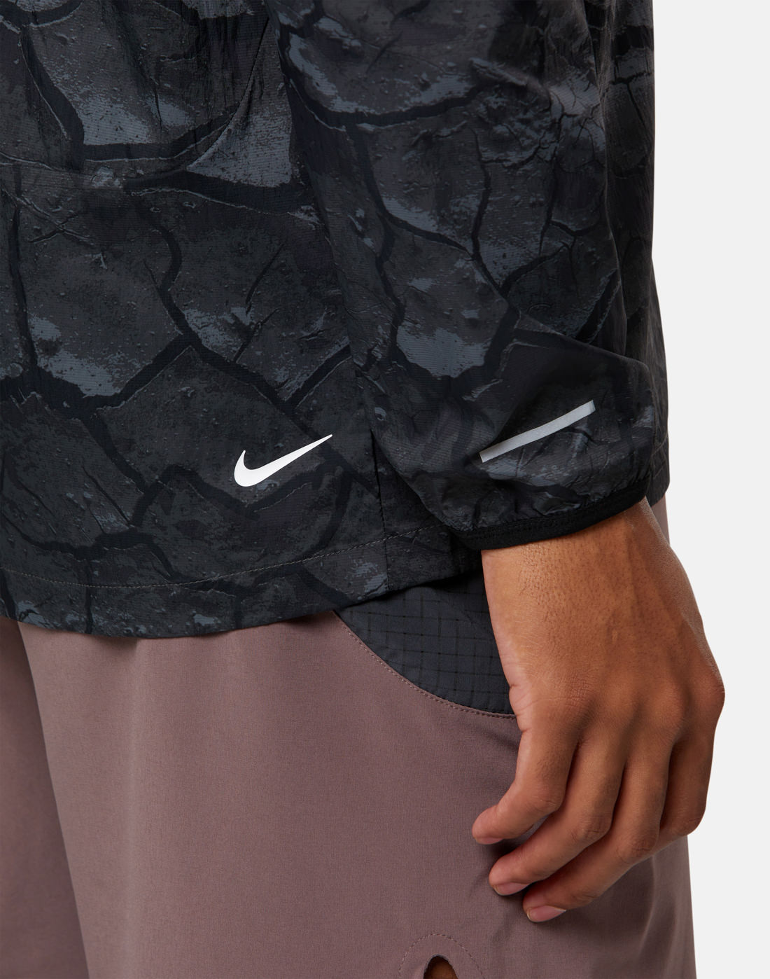 Nike Mens Trail Aireez Jacket - Black | Life Style Sports IE
