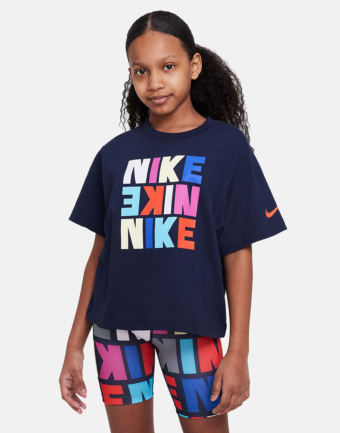 Nike Older Girls Swooshfetti T-Shirt - Black | Life Style Sports IE